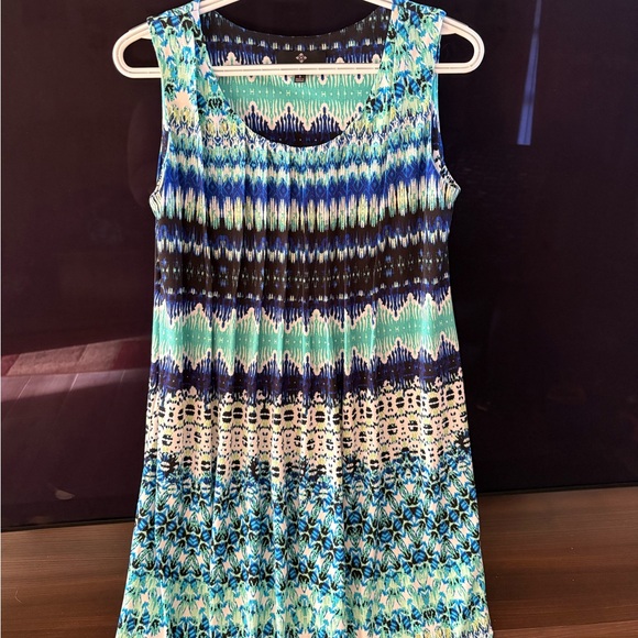 Ronni Nicole Dresses & Skirts - Ronni Nicole Blue and Teal Patterned Dress